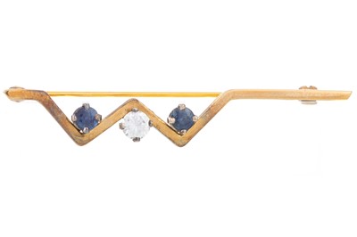 Lot 1248 - ZIRCON AND SAPPHIRE BAR BROOCH