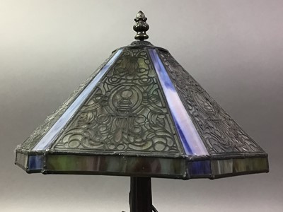 Lot 562 - TIFFANY STYLE LAMP