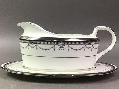 Lot 569 - NORITAKE DINNER SERVICE