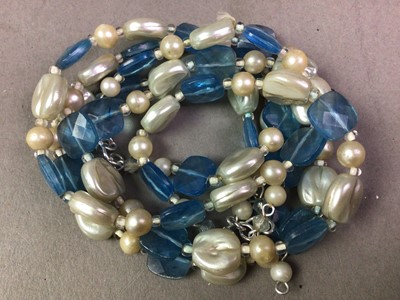 Lot 653 - COLLECTION OF COSTUME JEWELLERY AND COINS