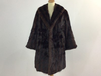 Lot 567 - FOUR VINTAGE FUR COATS