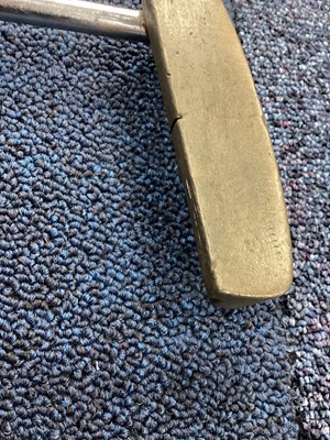 Lot 1592 - SLAZENGER JACK NICKLAUS PING KUSHIN BRONZE PUTTER