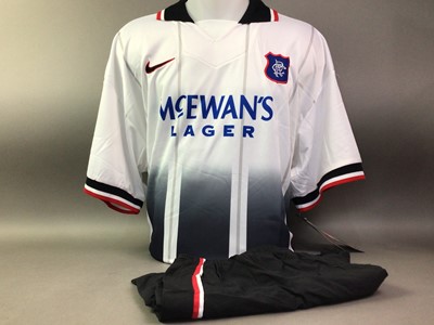 Lot 1643 - RANGERS F.C. REPLICA 1997/9 AWAY JERSEY AND SHORTS
