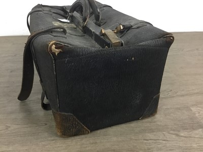 Lot 62 - GLADSTONE BAG