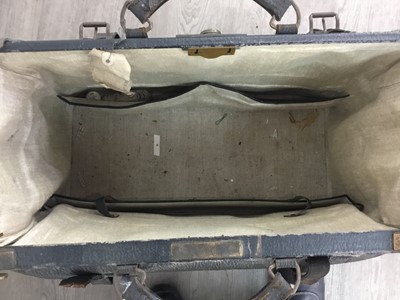 Lot 62 - GLADSTONE BAG