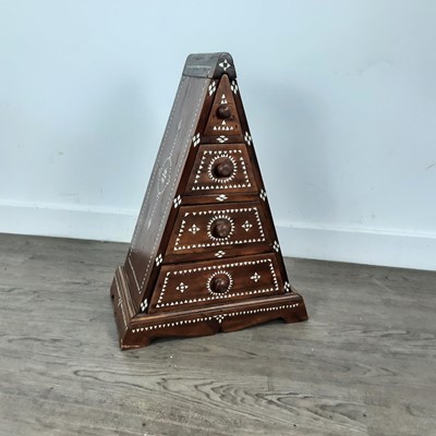 Lot 10 - 20TH CENTURY PYRAMID CHEST