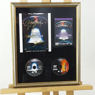 Lot 1095 - CLOSE ENCOUNTERS (1977), SIGNED DISPLAY