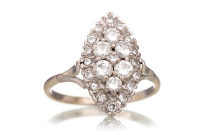 Lot 1268 - DIAMOND DRESS RING