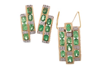 Lot 410 - GREEN GEM SET PENDANT AND EARRINGS