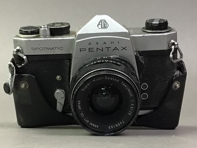 Lot 35 - GROUP OF CAMERAS