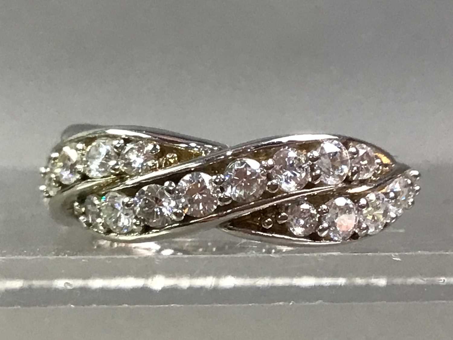 Lot 40 - COLLECTION OF RINGS