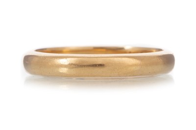 Lot 414 - WEDDING BAND