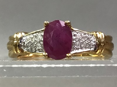 Lot 72 - RUBY AND DIAMOND RING