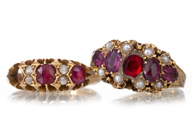Lot 426 - TWO VICTORIAN GEM SET RINGS