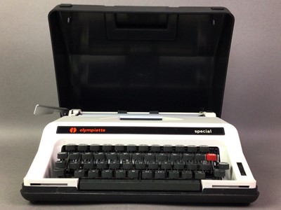 Lot 156 - OLIVETTI LETTERA 12 TYPEWRITER