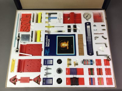 Lot 157 - PHILIPS ELECTRONIC ENGINEER EE1003 SET