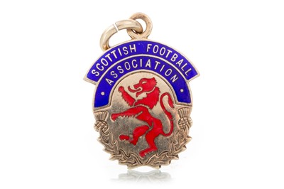 Lot 1611 - SCOTTISH QUALIFYING CUP SOUTH WINNERS SILVER GILT MEDAL