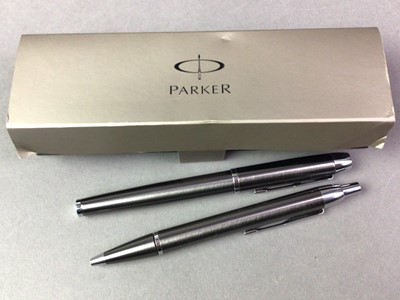 Lot 175 - PARKER FOUNTAIN AND BALLPOINT PEN SET