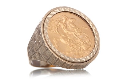 Lot 48 - ELIZABETH II SOVEREIGN RING