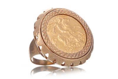 Lot 53 - EDWARD VII HALF SOVEREIGN RING