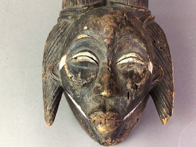 Lot 194 - PUNU MASK