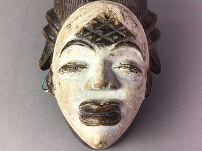 Lot 184 - PUNU-LUMBO OKUYI MASK