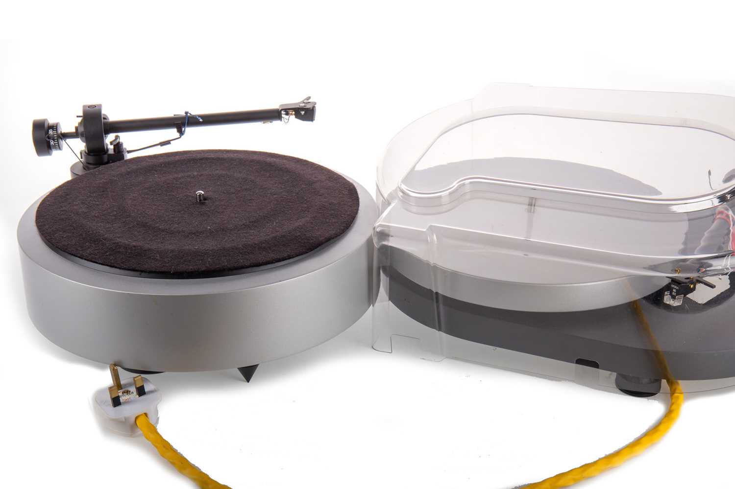 Project Rpm 4 Lot 299 - PRO-JECT, 'RPM 4' & 'RPM 6' TURNTABLES