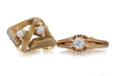 Lot 524 - TWO GOLD RINGS