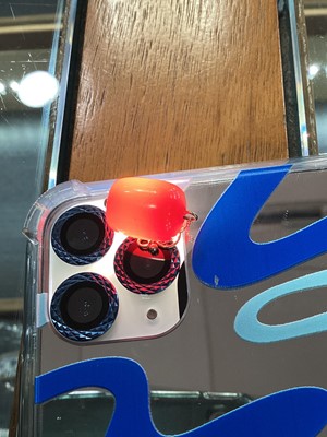 Lot 532 - TWO PAIRS OF BAKELITE EARRINGS