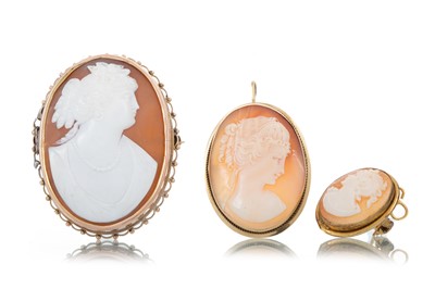 Lot 534 - THREE CAMEO BROOCHES