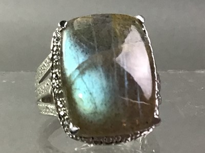 Lot 528 - LABRADORITE AND DIAMOND RING