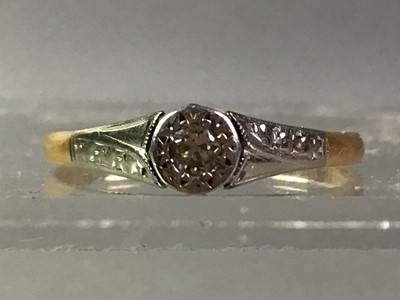 Lot 548 - DIAMOND SOLITAIRE RING