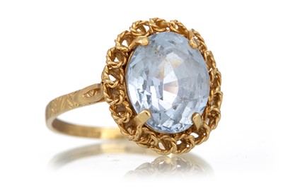 Lot 547 - AQUAMARINE RING