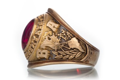 Lot 548 - AMERICAN COLLEGE GRADUATION RING