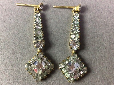 Lot 560 - PAIR OF EARRINGS