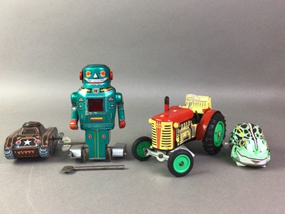 Lot 34 - COLLECTION OF JAPANESE TIN PLATE TOYS