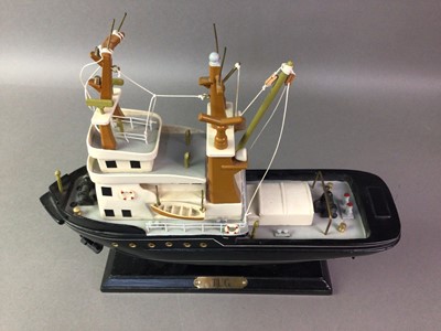 Lot 8 - WOODEN MODEL OF A TUG BOAT