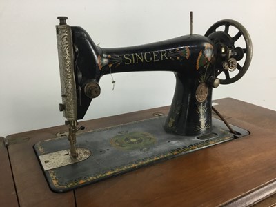 Lot 136 - SINGER TREADLE SEWING MACHINE