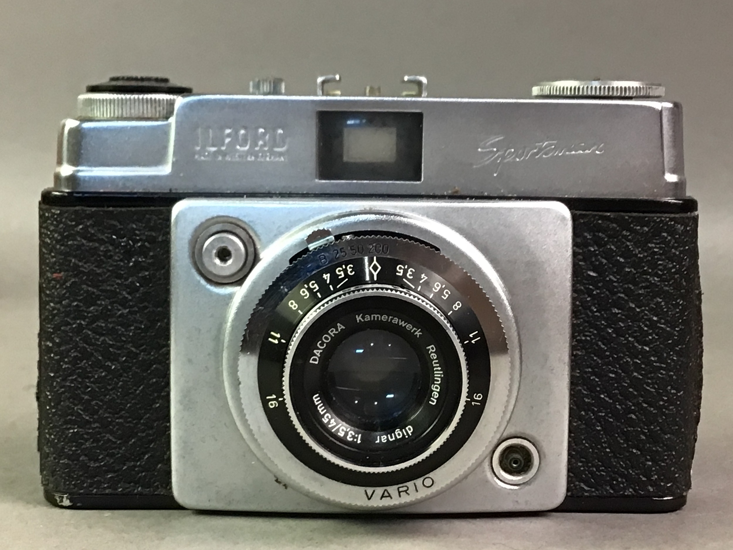 Lot 137 ILFORD SPORTSMAN CAMERA