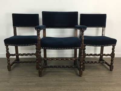 Lot 724 - SET OF EIGHT OAK DINING CHAIRS