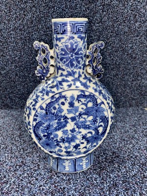 Lot 1078 - CHINESE BLUE AND WHITE MOON FLASK