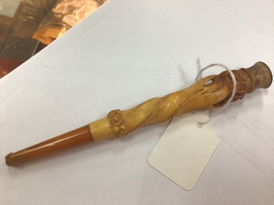 Lot 219 - VICTORIAN MEERSCHAUM CHEROOT PIPE