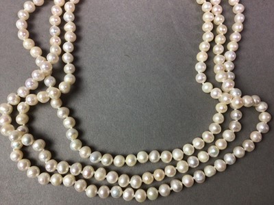Lot 227 - PEARL NECKLACE