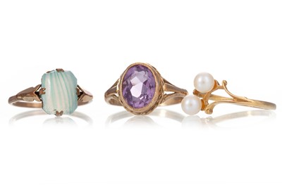 Lot 610 - COLLECTION OF GEM SET RINGS AND BROOCHES