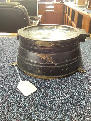 Lot 191 - THIRD REICH KRIEGSMARINE SHIP'S BULKHEAD CLOCK