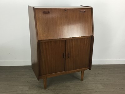 Lot 402 - MID CENTURY BUREAU