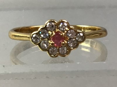 Lot 259 - COLLECTION OF DIAMOND RINGS