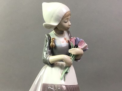 Lot 416 - THREE LLADRO FIGURES
