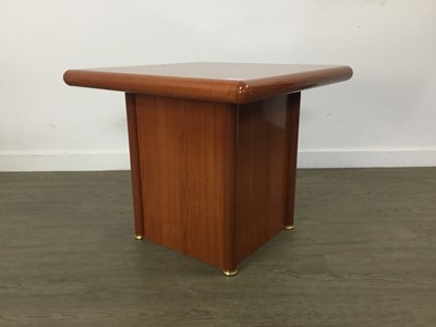 Lot 467 - SIMULATED PINE COFFEE TABLE