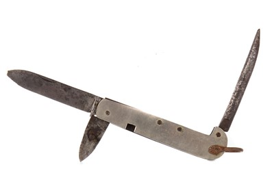 Lot 7 - M&D CANADIAN ARMED FORCES TRENCH KNIFE